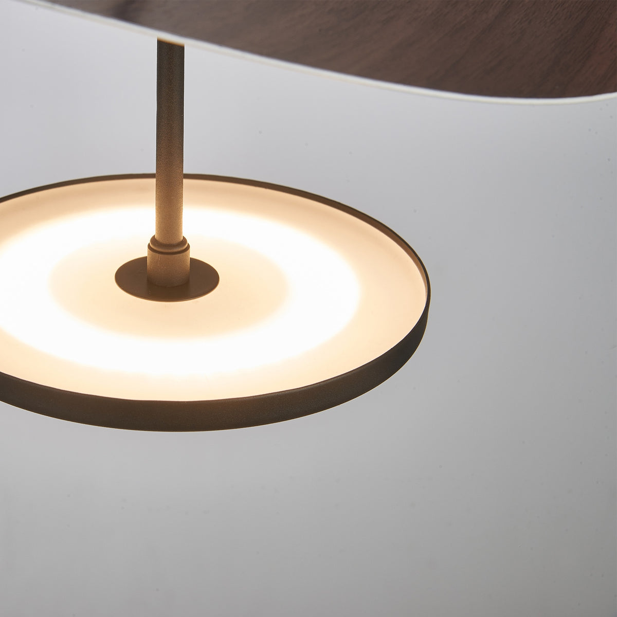 Suspension ABISAL PM noyer CCT monte et baisse led 12 watts Mantra 9825