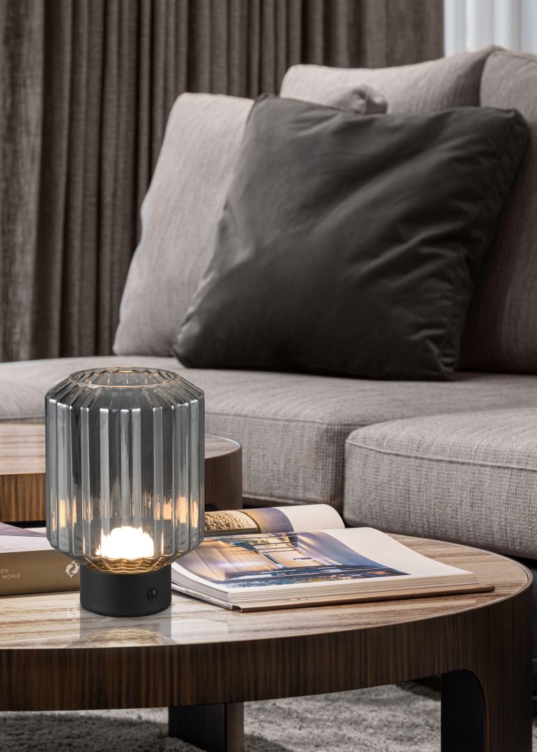 Lampe LORD fumée TRIO R57761154