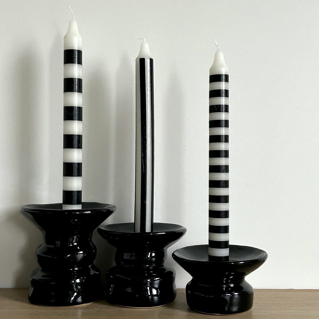 Set de 4 bougies longue rainuré blanc et noir "PAUL NOIR" 017442