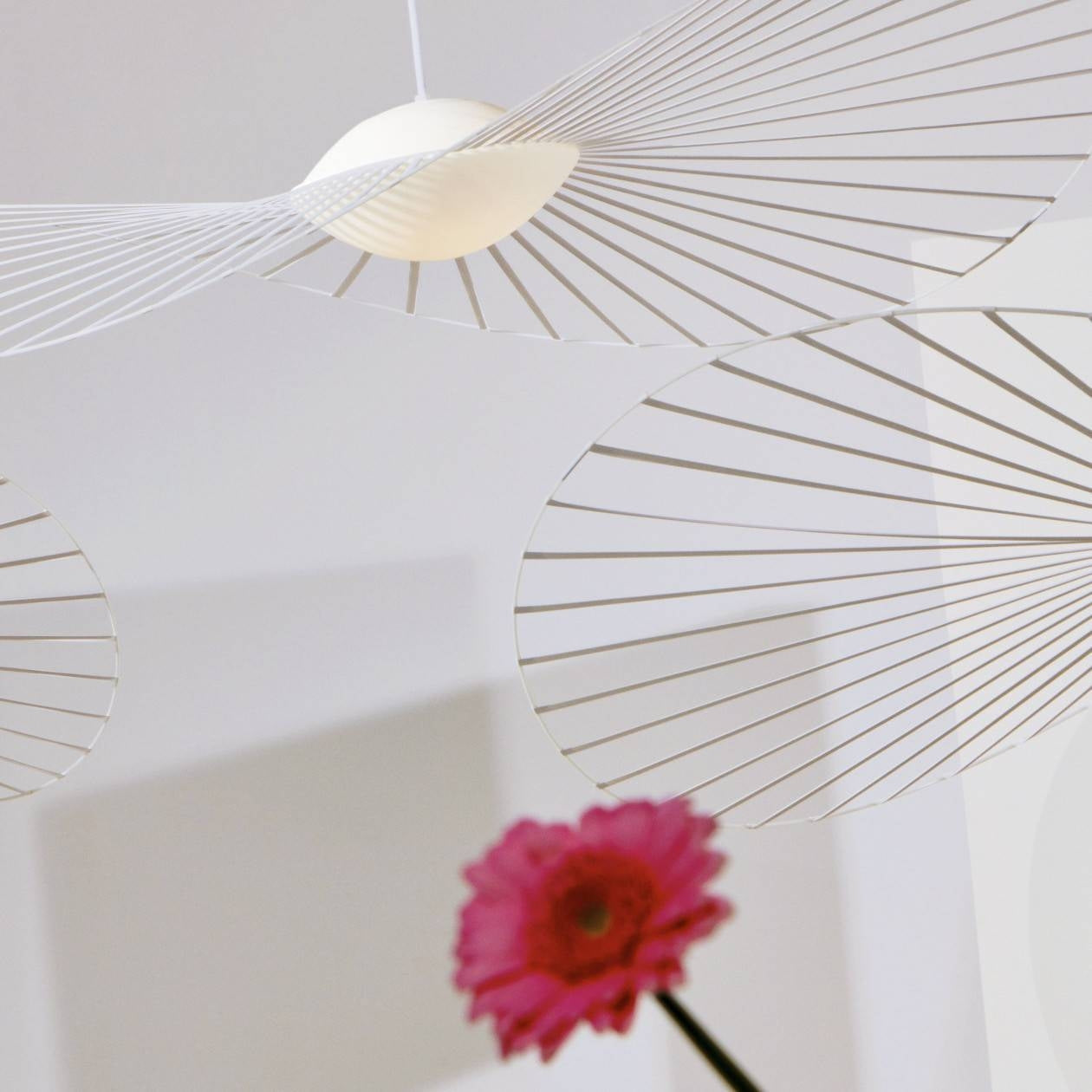 Suspension Vertigonova blanche D140