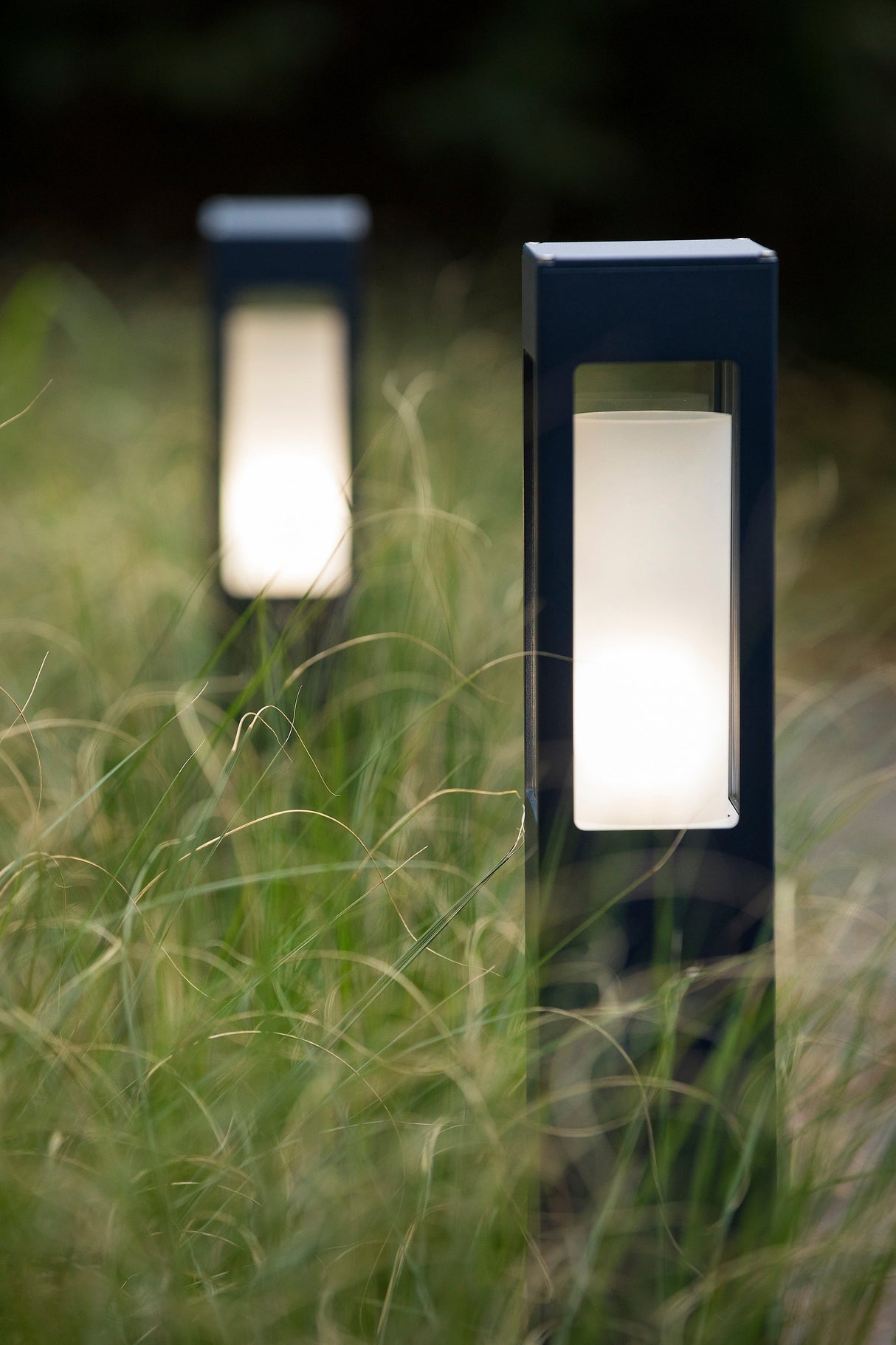 Borne Brick² N°4 prises type F Gris noir 107 108009107-sk