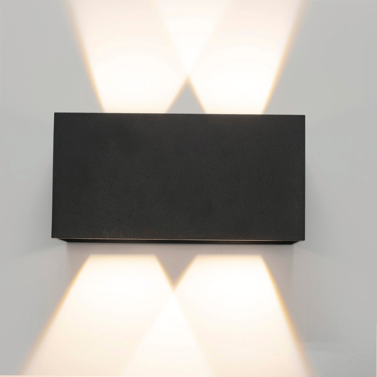Applique DAVOS XL noire dimmable 2700k Mantra 8607