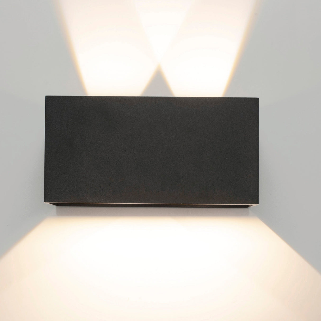 Applique DAVOS XL noire dimmable 2700k Mantra 8607