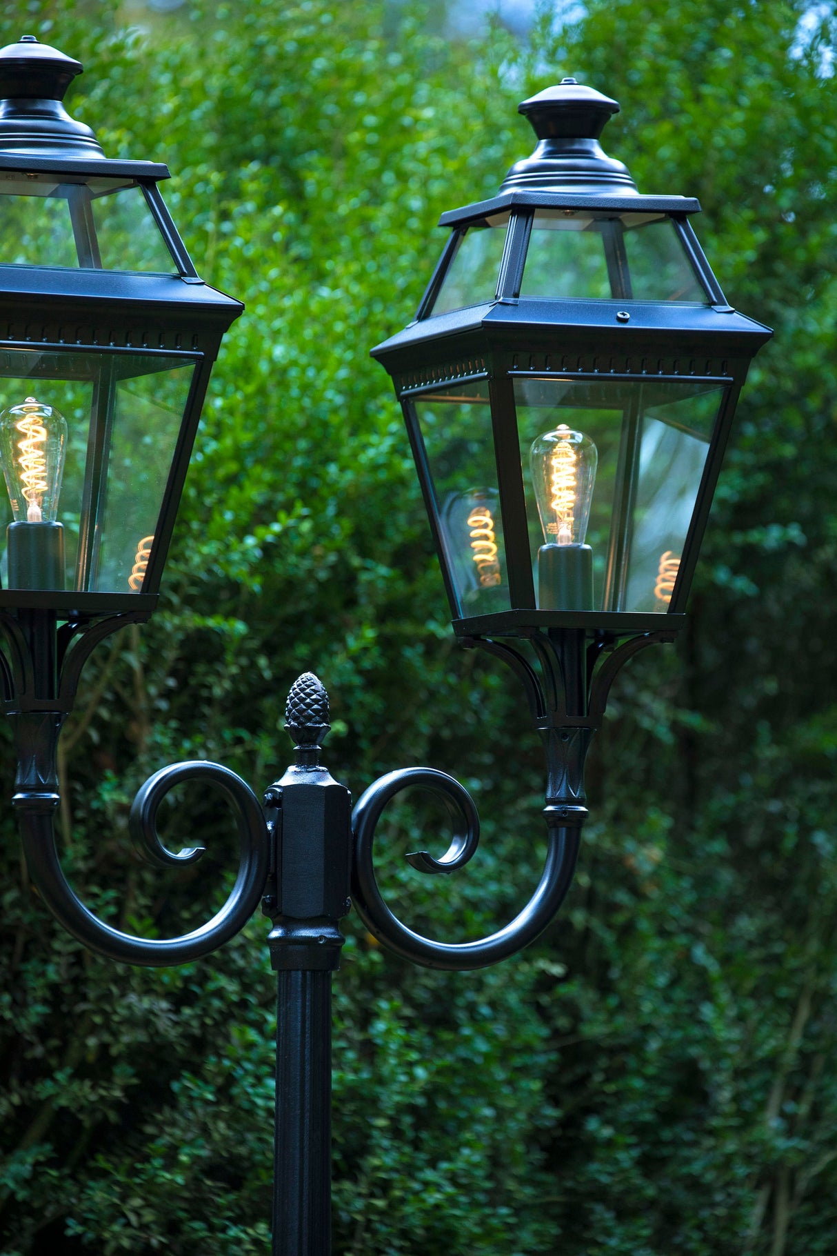 Borne Place des Vosges 3 N°5 Noir foncé 000 149005000