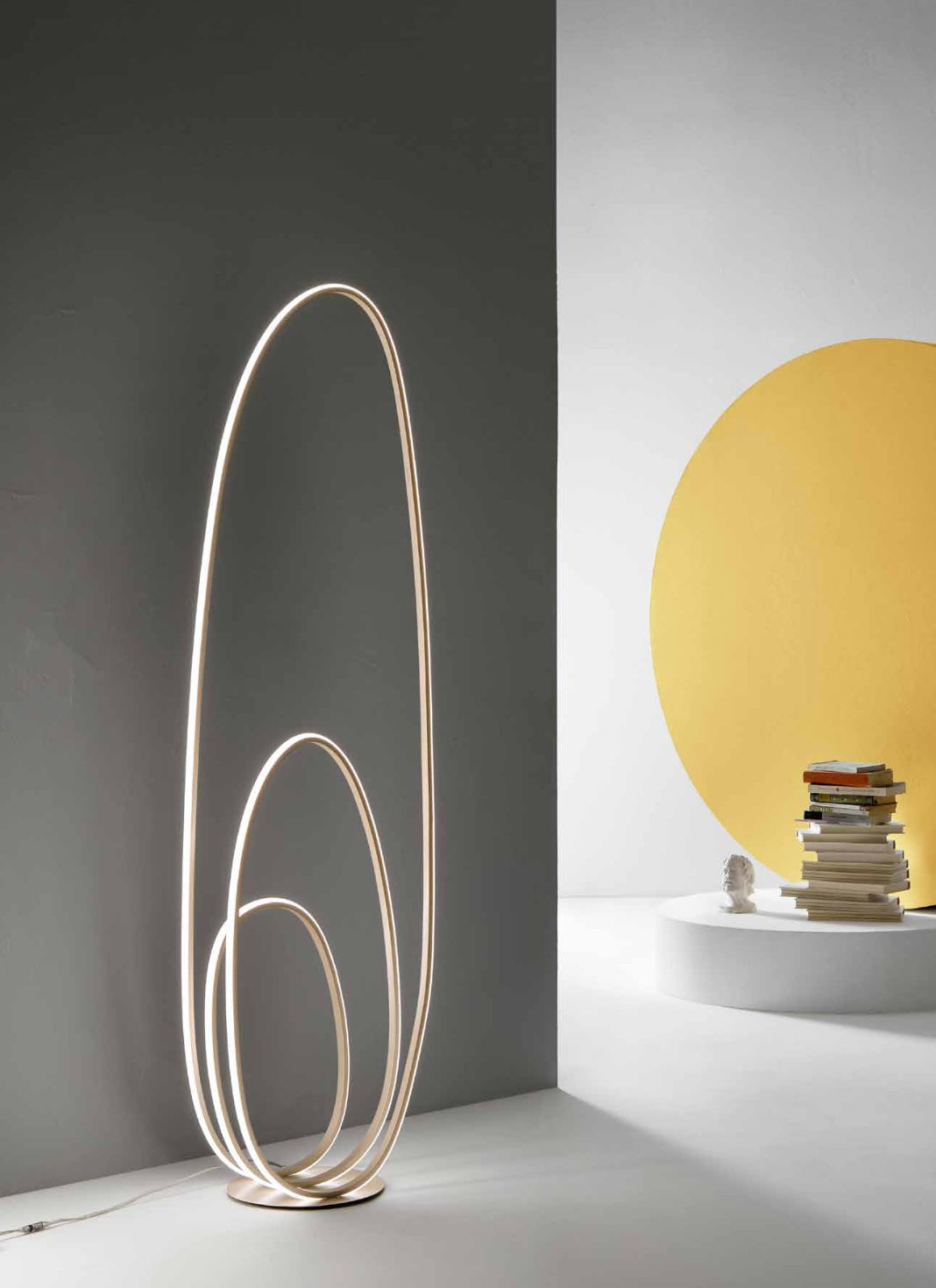 Lampadaire GOLDEN doré PT.GOLDEN/ORO